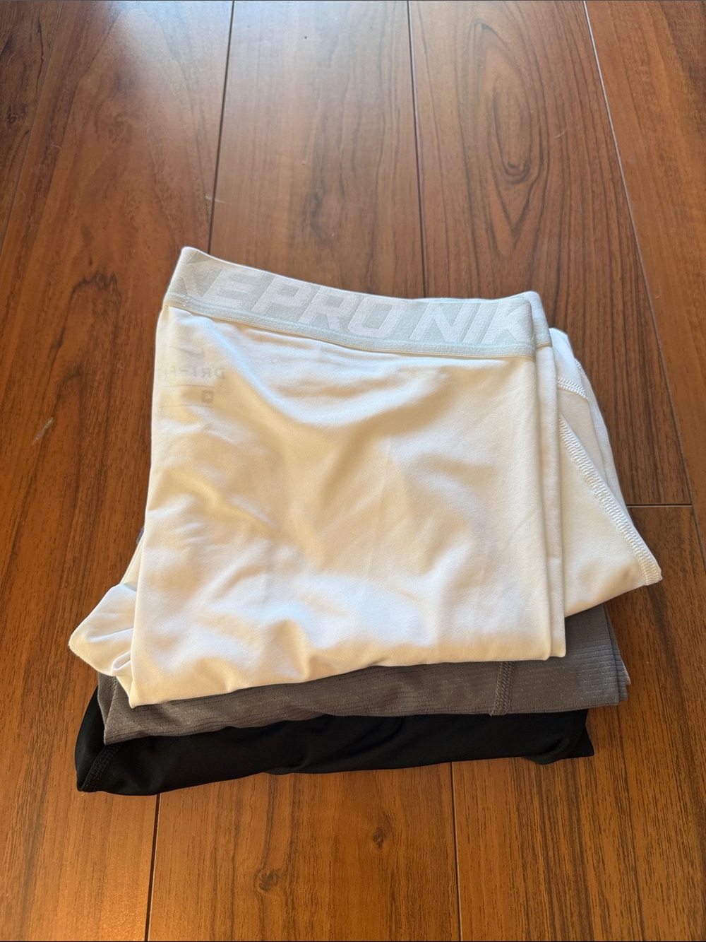 Nike Men’s Performance 3/4 Leggings Stack (XL) – White, Gray, Black